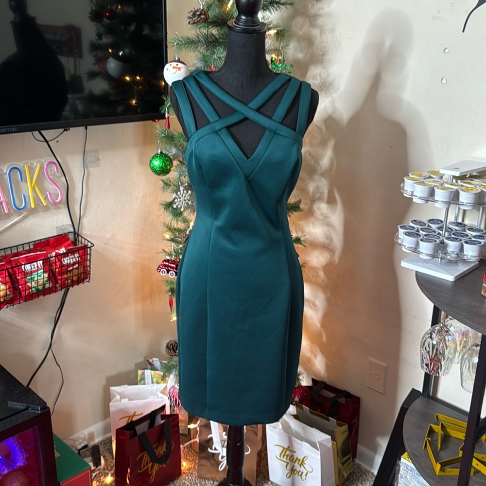 Nice Green Dress w/Cut Outs